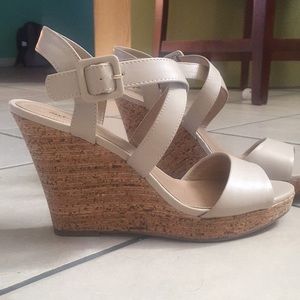 Nude wedges
